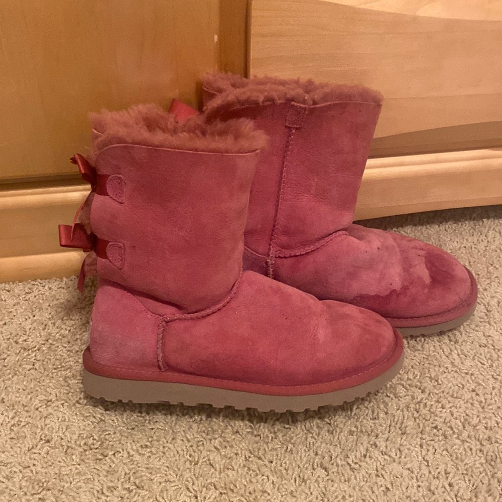 Pink uggs!!